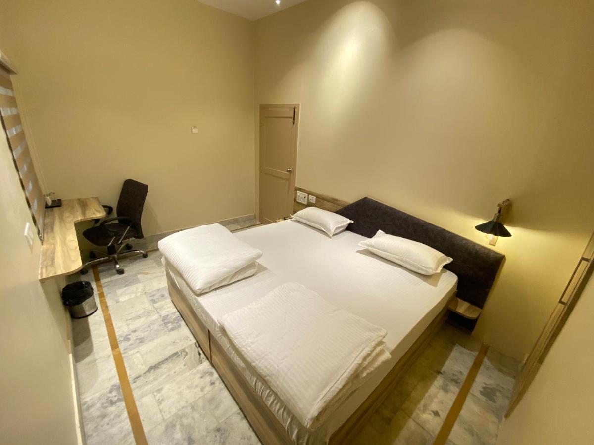 Auberge de jeunesse Backpackers Den à Lucknow Extérieur photo