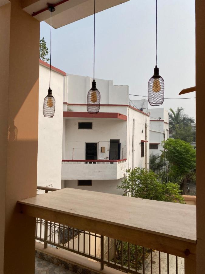 Auberge de jeunesse Backpackers Den à Lucknow Extérieur photo