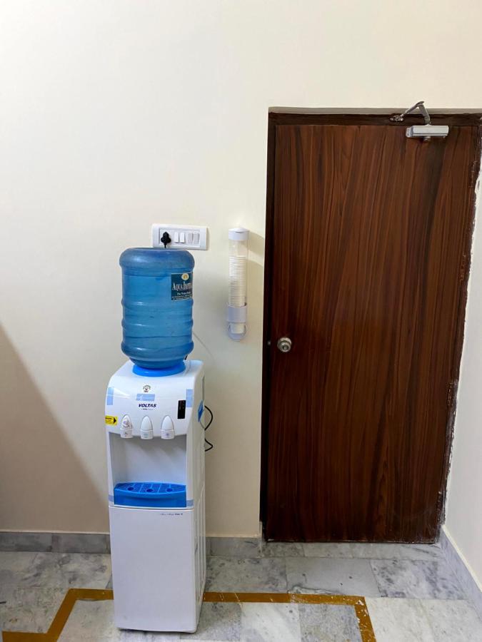 Auberge de jeunesse Backpackers Den à Lucknow Extérieur photo
